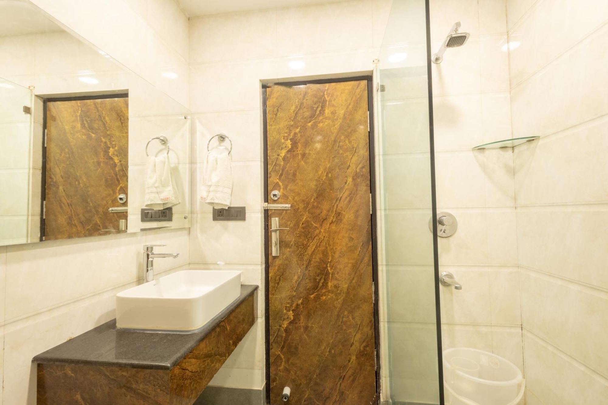Hotel Cosmo Near Blk Hospital Karol Bagh Delhi  Ngoại thất bức ảnh