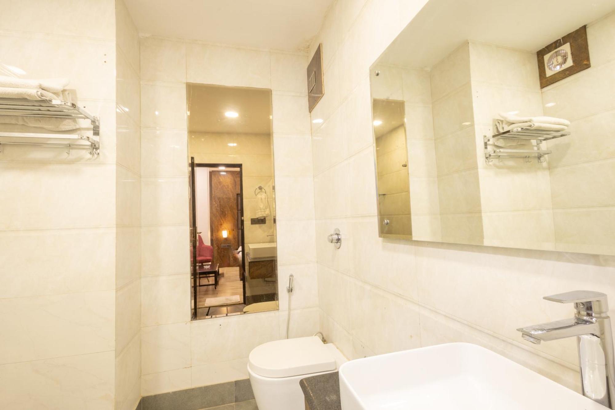 Hotel Cosmo Near Blk Hospital Karol Bagh Delhi  Ngoại thất bức ảnh