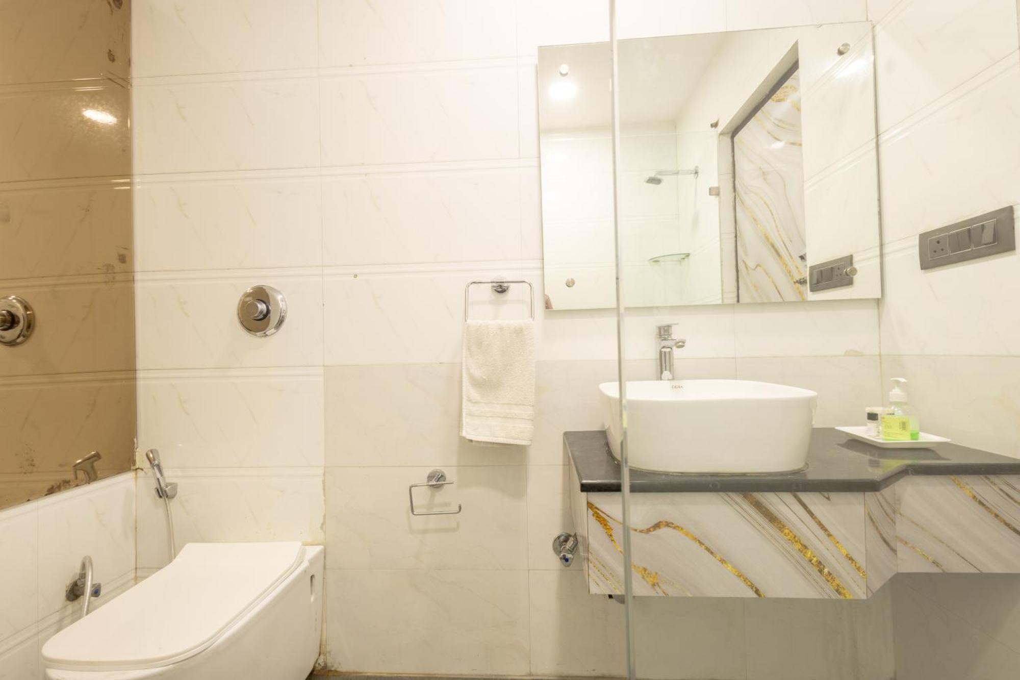 Hotel Cosmo Near Blk Hospital Karol Bagh Delhi  Ngoại thất bức ảnh